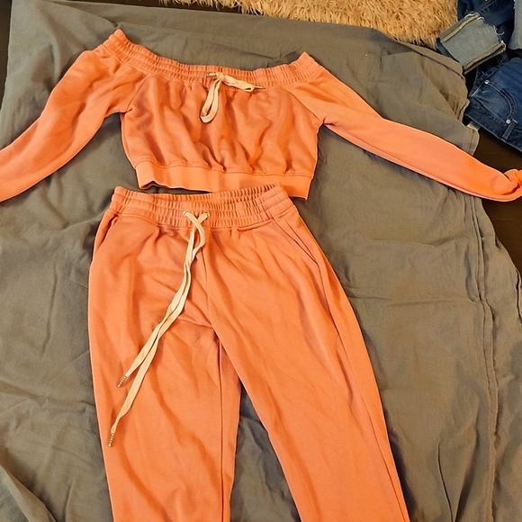 2 PC lounge outfit - Picture 1 of 1